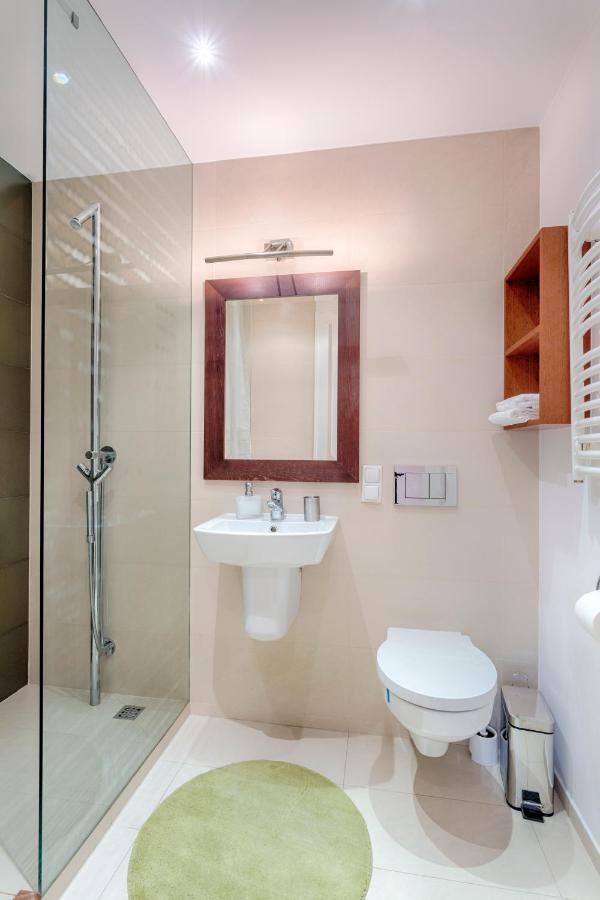 Tyzenhauz Apartments Krowoderska Street Krakow Luaran gambar