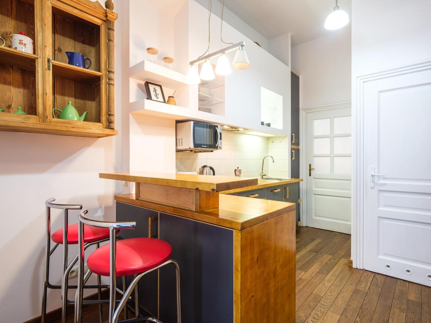 Tyzenhauz Apartments Krowoderska Street Krakow Luaran gambar